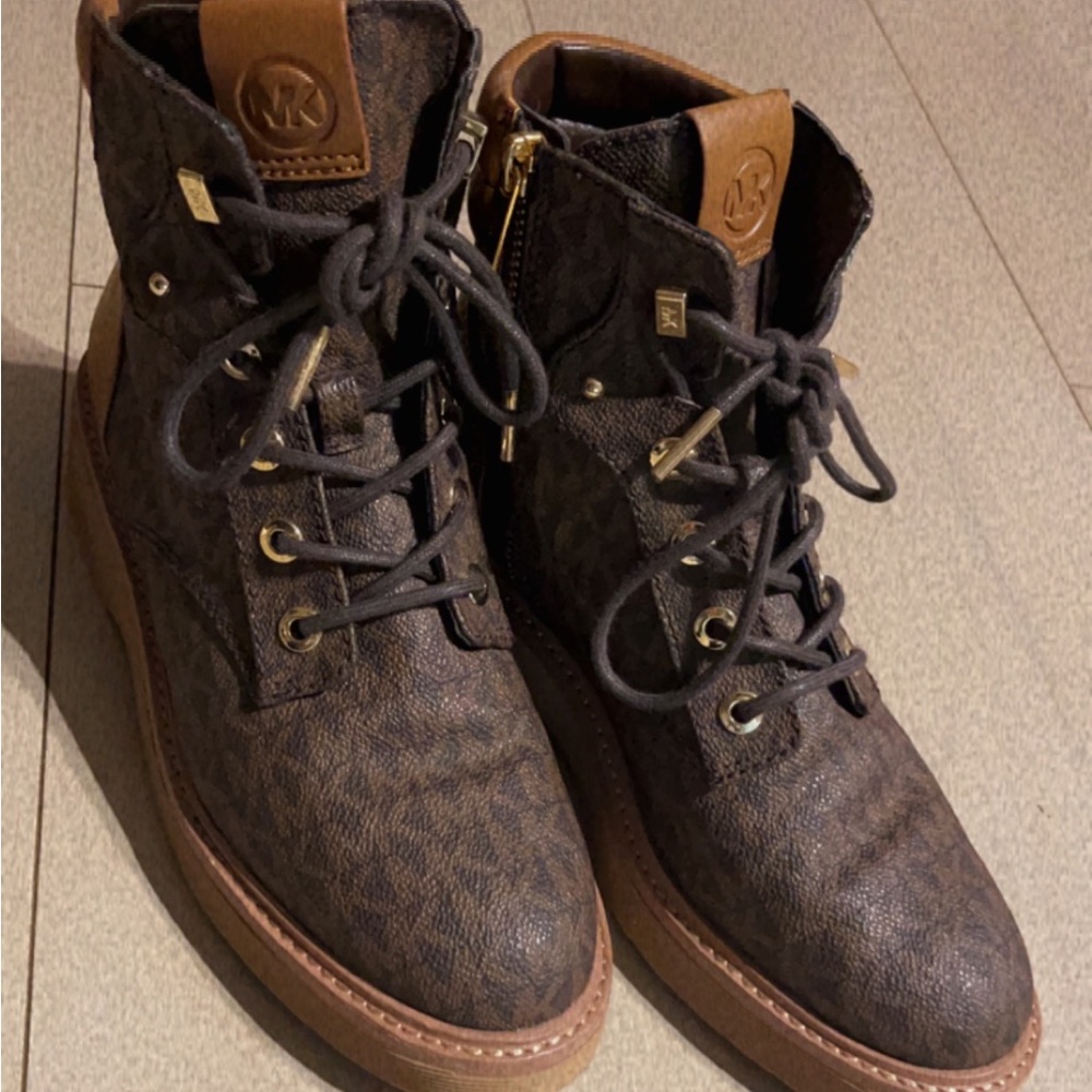 Mk wemon boots